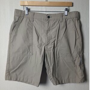 Wrangler ATG Khaki Cargo Shorts Outdoor Casual Comfort Utility Pockets Size 36 X